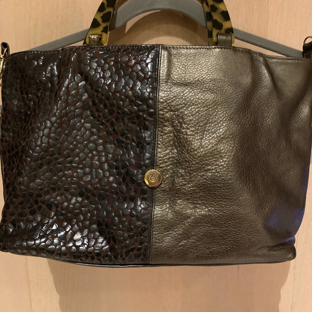 Paris Handbags, New York Genuine leather embossed handbag - Picture 7 of 13